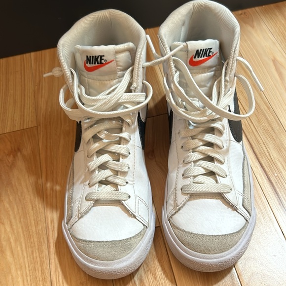 Nike big kids shoes - Picture 4 of 4